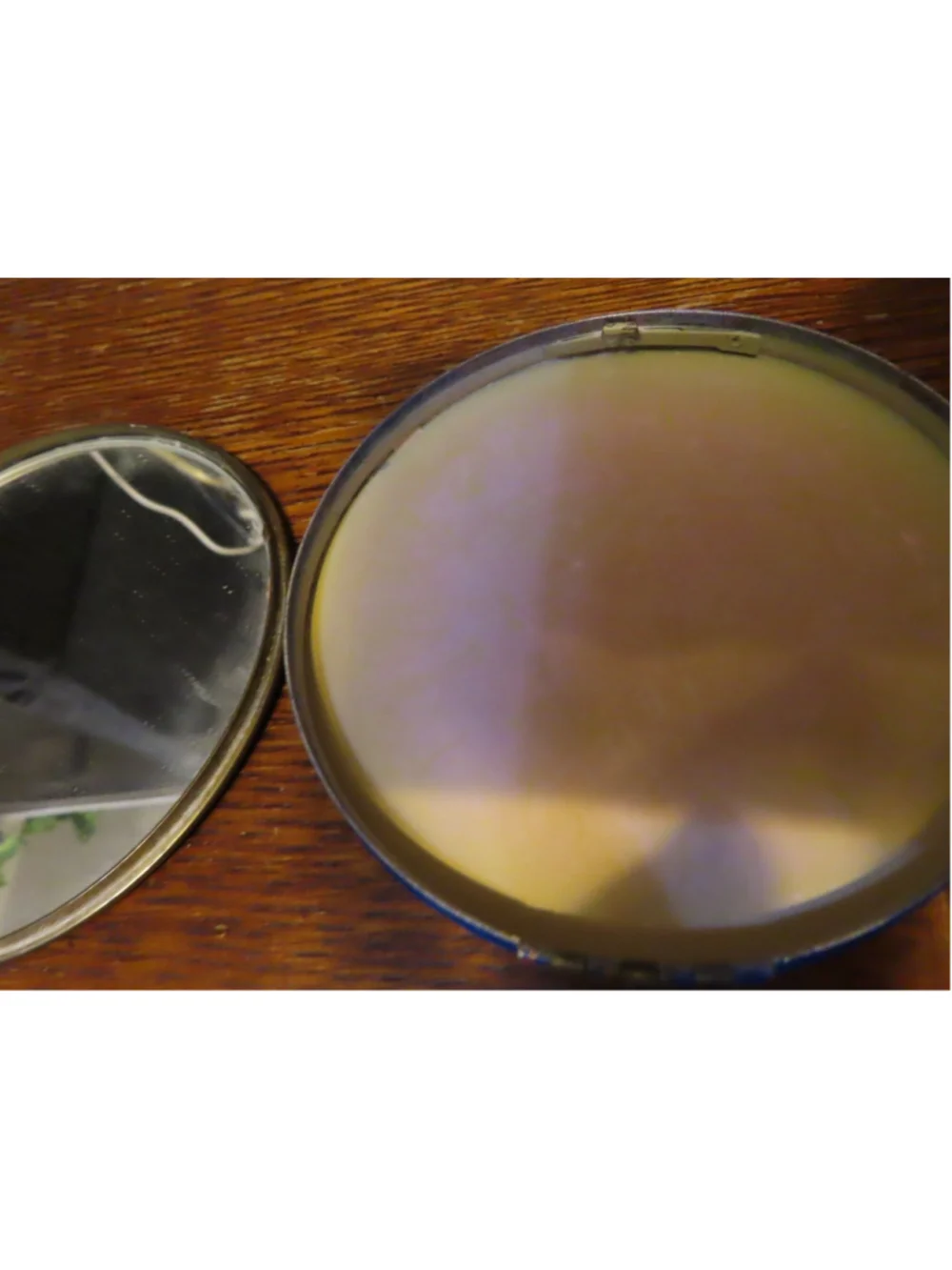 Estimated 1930s Metal Powder Compact Make Up Container Mirror